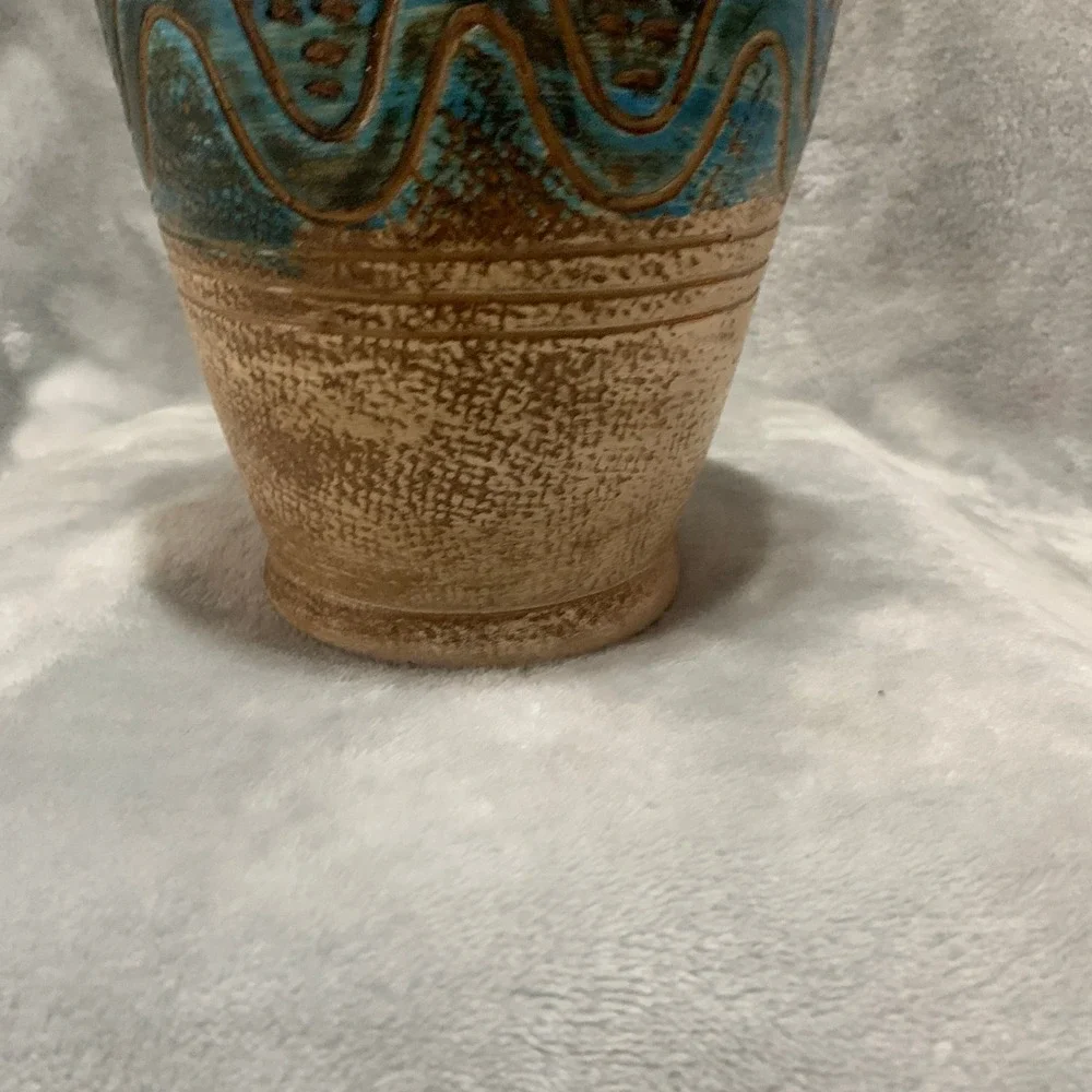 Vintage Style Faux Pottery Plastic Decorative Vase Bird Motif Tan Multi